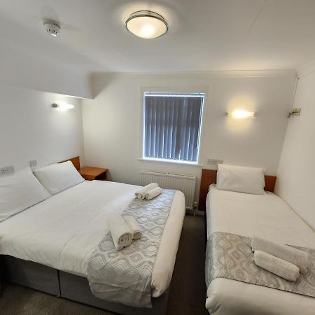 Sk Heathrow Hotel Hayes  Exterior photo