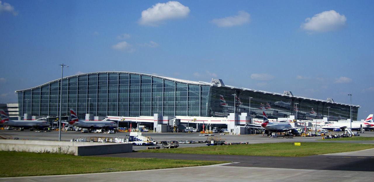 Sk Heathrow Hotel Hayes  Exterior photo